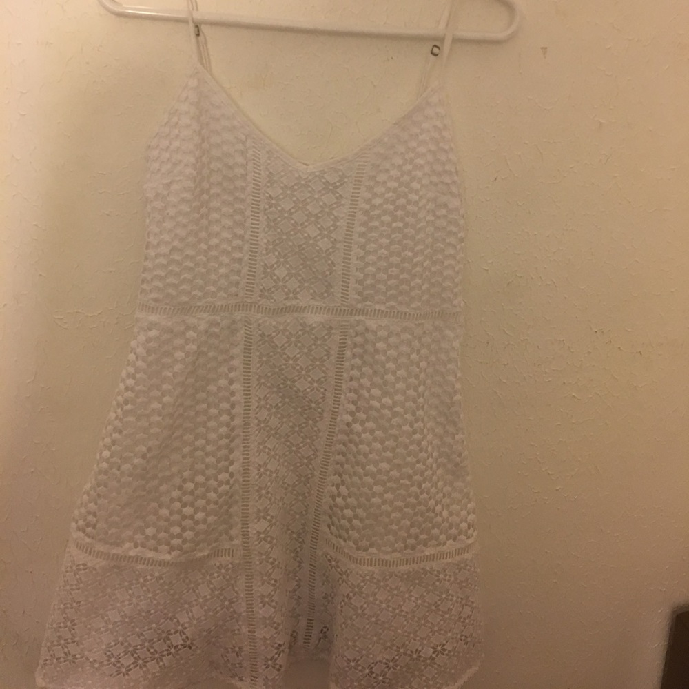 A white Abercrombie&Fitch dress